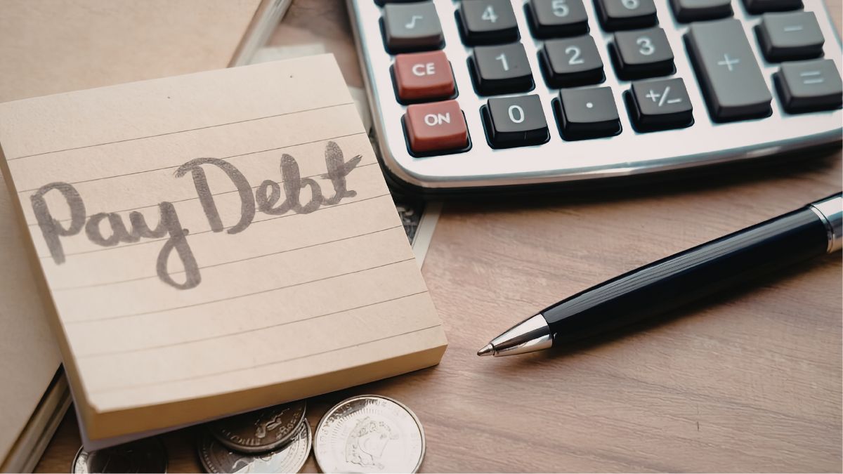 Habits That Keep Middle-Class Families Stuck in Debt