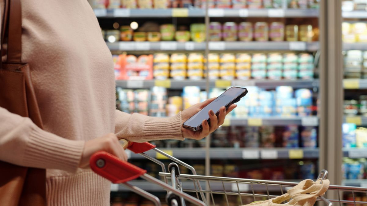 Everyday Purchases That Financial Advisors Are Calling a Total Waste