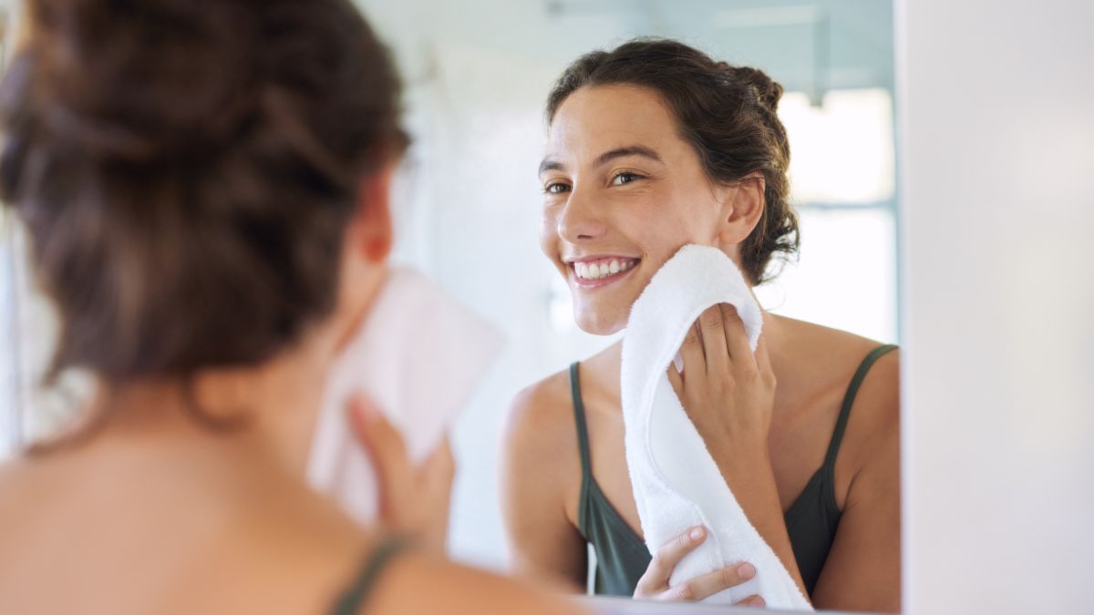 Mistakes You Make When Washing Your Face According to Dermatologists