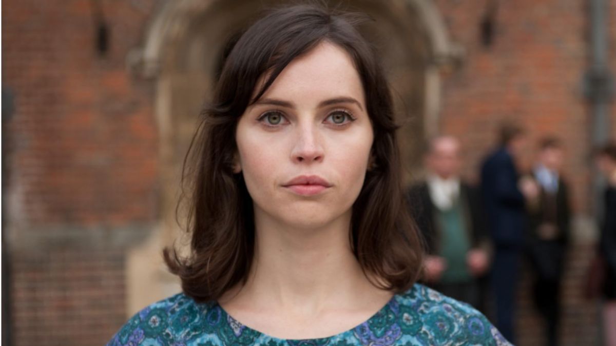 Felicity Jones’ Tiered Red Prada Gown With Bow-Tied Straps Is the Most Joyful Look at the Vanity Fair Oscars Party