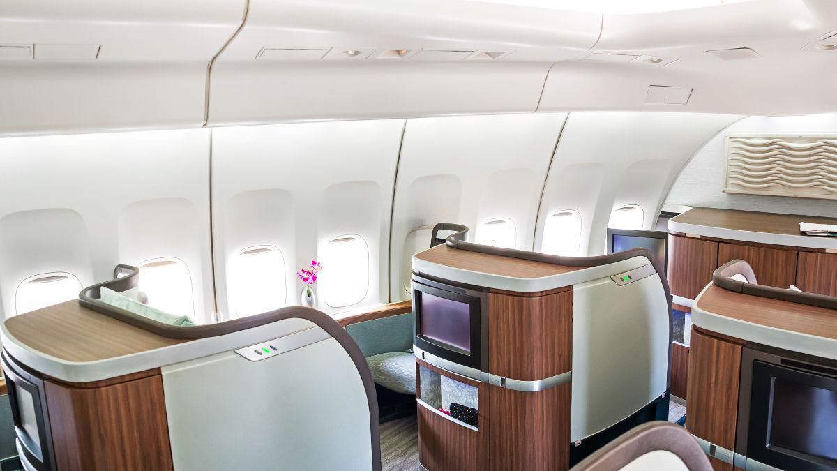 Tacky Things People Do in First Class That Instantly Prove They Don’t Belong There