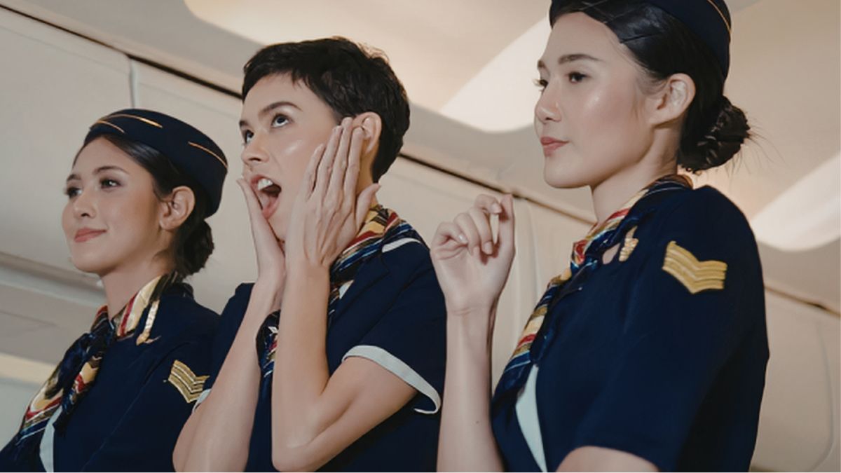 Habits You Have on Airplanes That Flight Attendants Despise