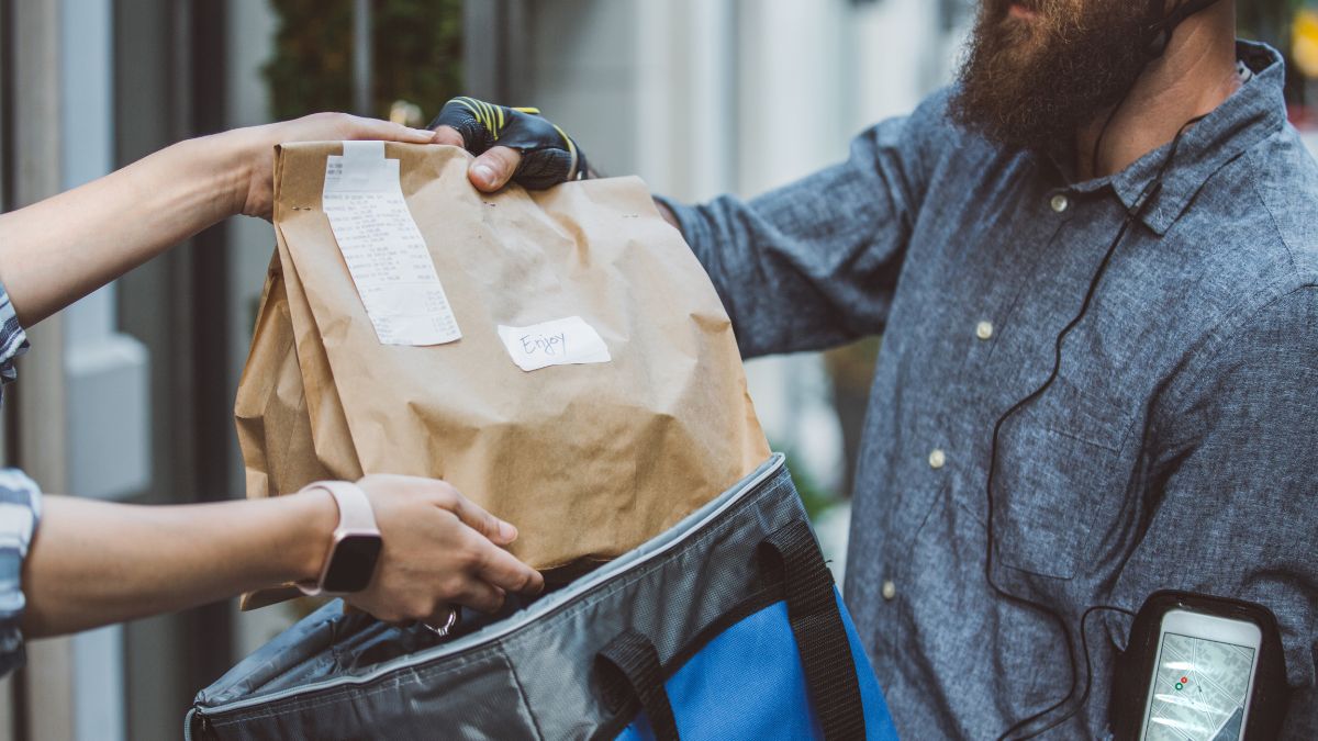 Sneaky Ways Delivery Drivers Steal Your Food Without Breaking the Seal