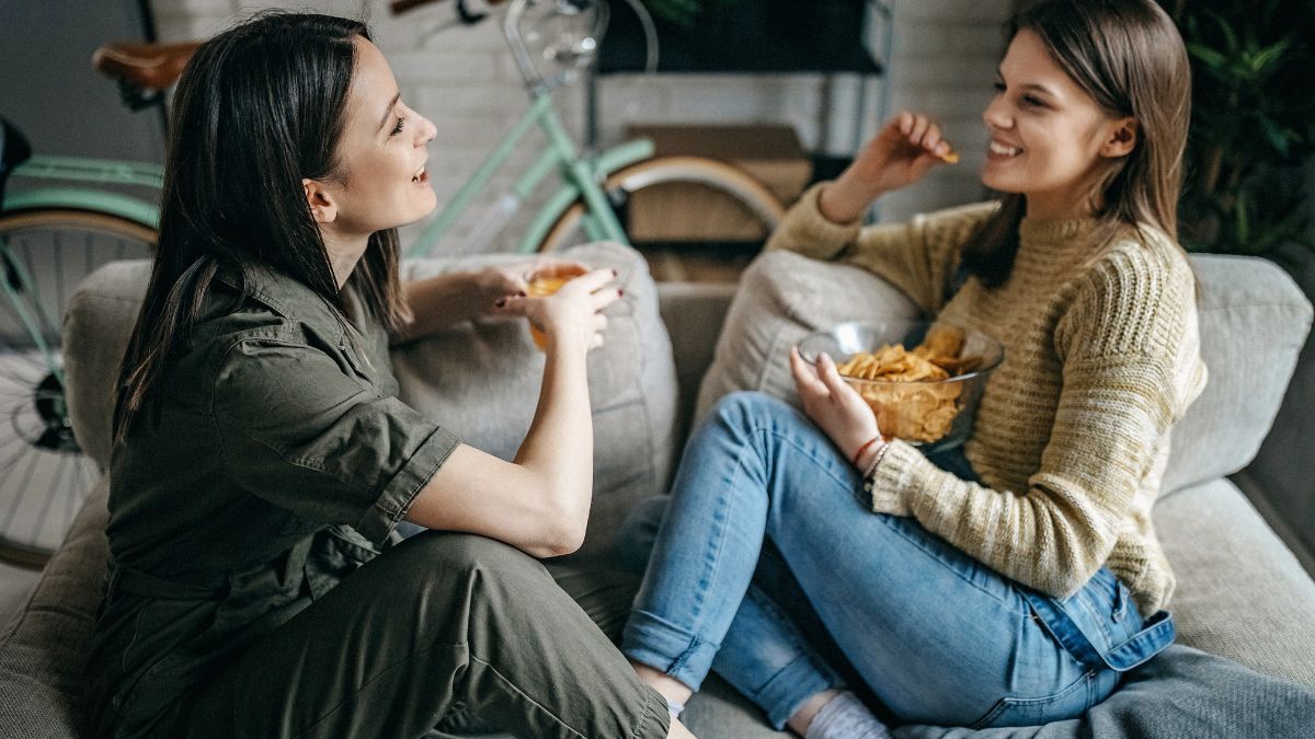 30 Signs Your Friendship Has Become a Toxic Competition