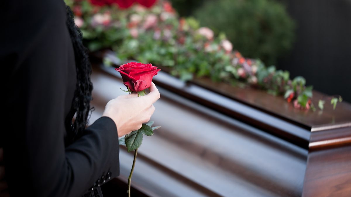 Tacky Things People Do at Funerals That Make Everyone Secretly Despise Them