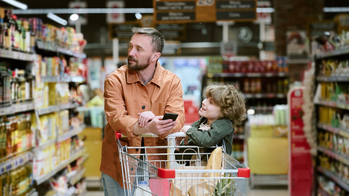 30 Things You Are Doing at the Grocery Store That Annoy Everyone Else