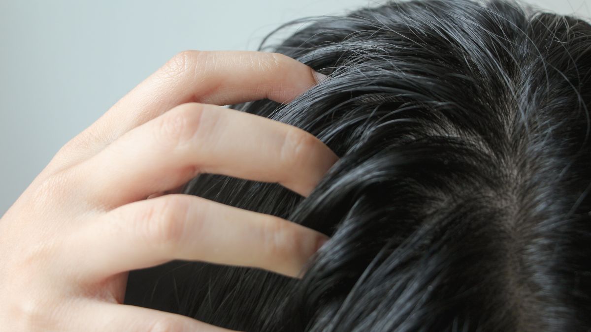 Here Is the One Simple Routine Change That Could Stop Your Hair From Getting Greasy So Fast