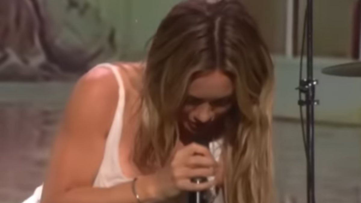 Hilary Duff’s Wet-Look Ensemble Delivers a Bold Tonight Show Moment at 38