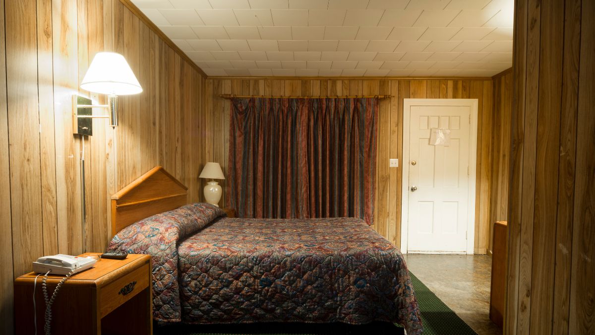 40 Decorating Mistakes That Make Your Home Look Like a Motel