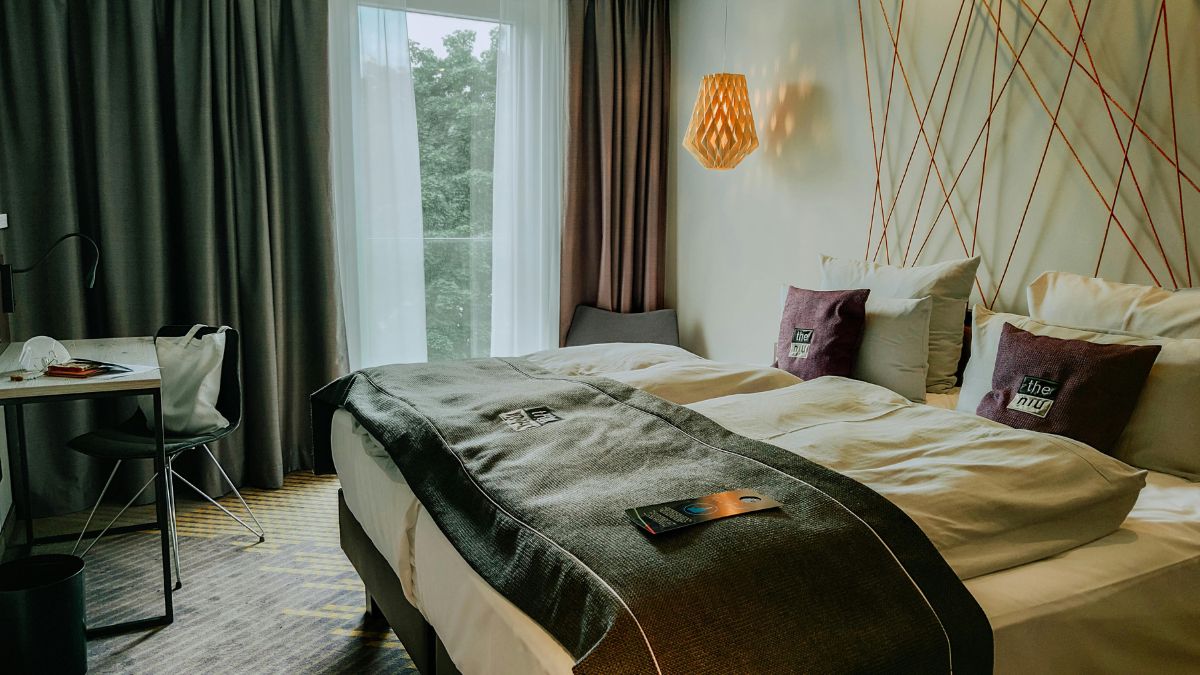 Ways Hotels Clean Your Room That Will Make You Cringe