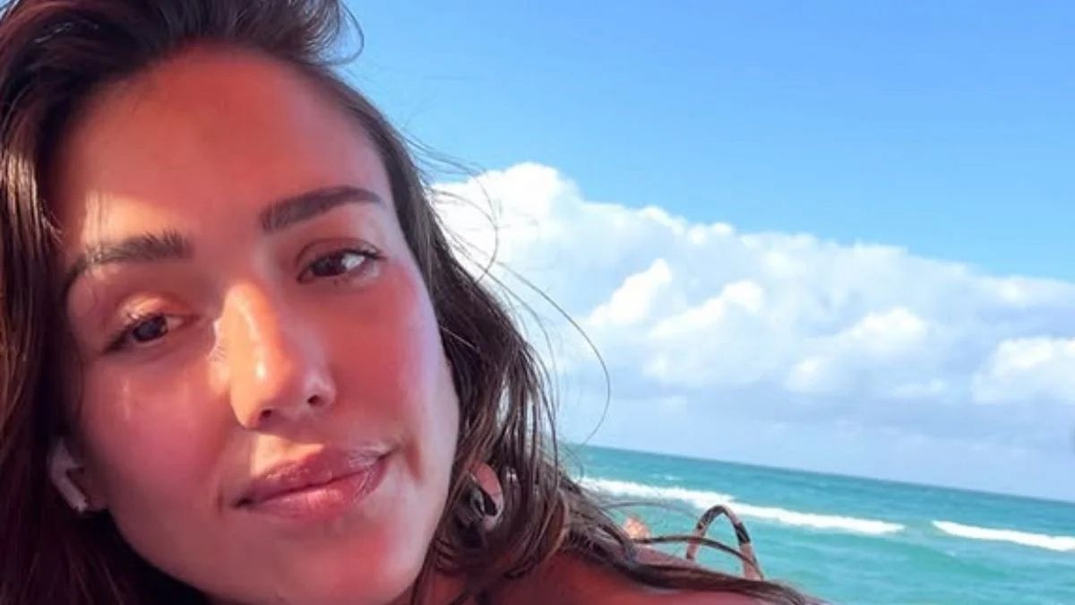 Jessica Alba’s 4-Day Plant-Based Rule Is the Wellness Reset We All Need at 44