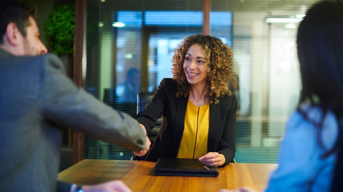 Things You Should Never Wear to a Job Interview This Year