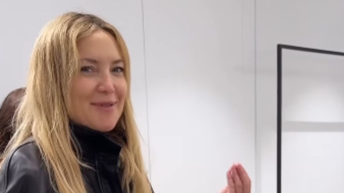 Kate Hudson’s Backless BAFTAs Gown With a Striking Cutout Is Red-Carpet Perfection