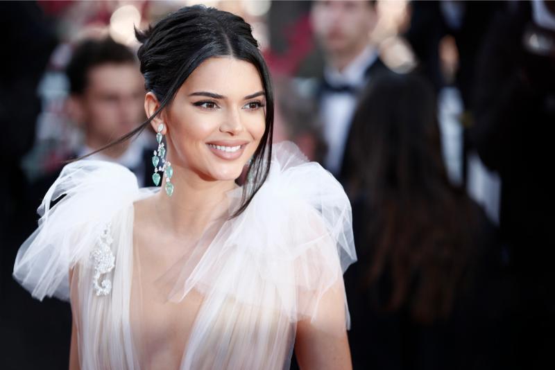 Kendall Jenner’s Blonde Throwback Mini Dress Is the Ultimate Leg-Baring Classic