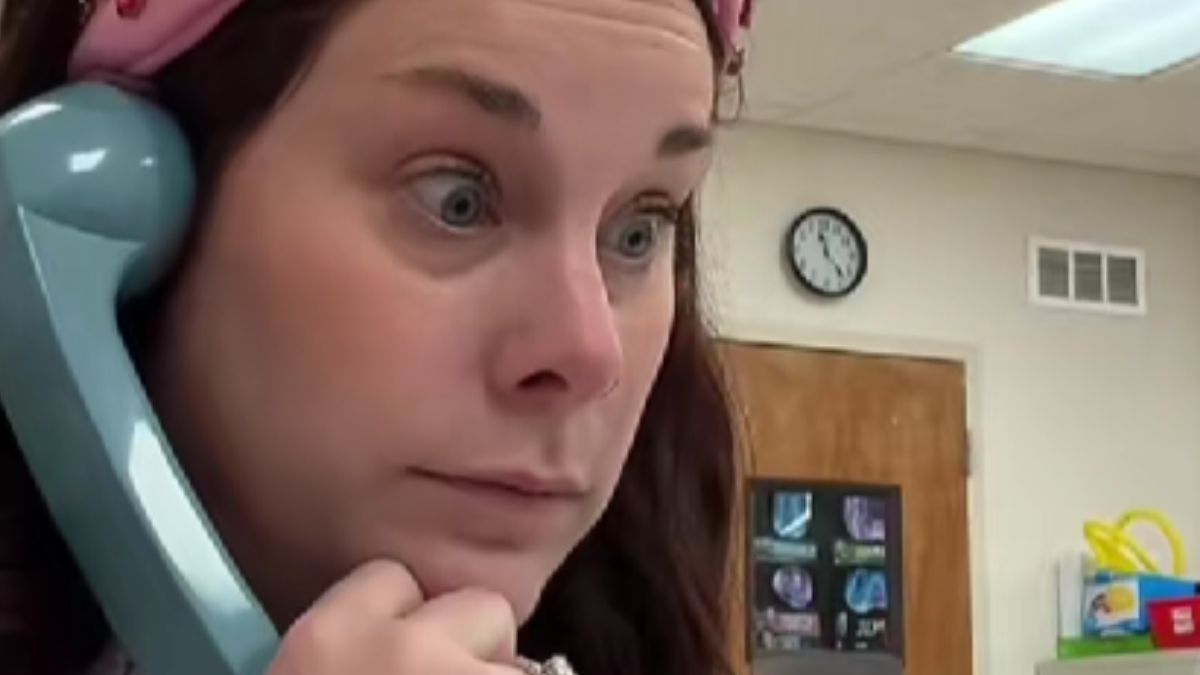 A Kindergarten Teacher Gave Kids an Old Phone to Leave Messages and Revealed Her Favorite One