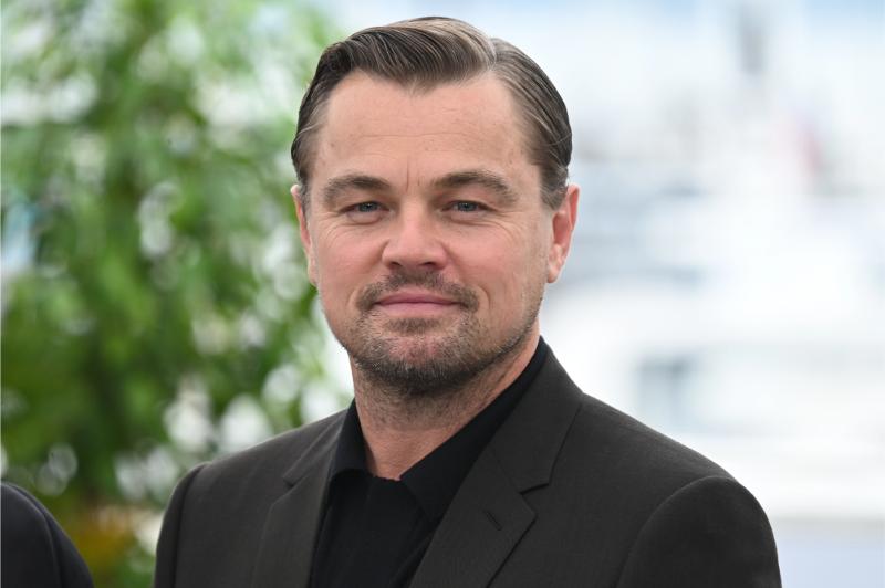The Internet Reacts To The Appearance Of 51-Year-Old Leonardo DiCaprio At The Oscars: “Midlife Crisis” Makeover