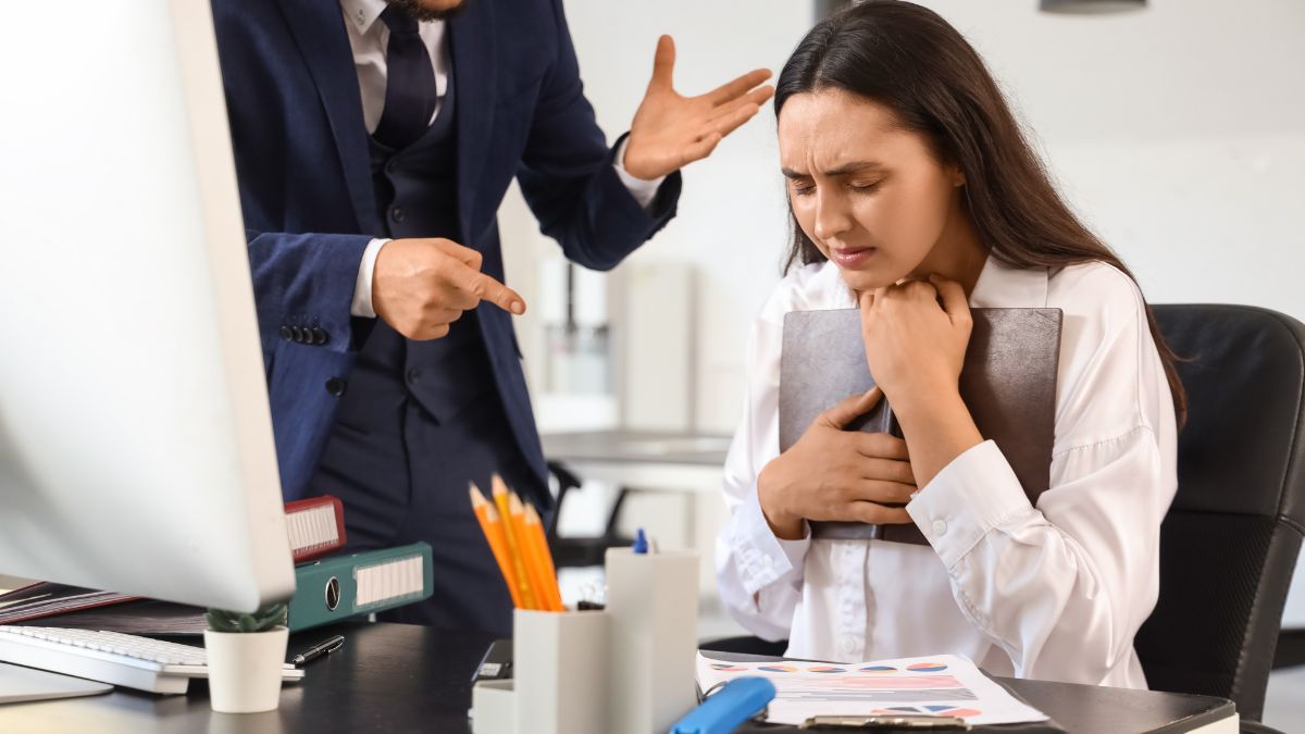 Subtle Signs You Are Dealing With a Highly Manipulative Boss