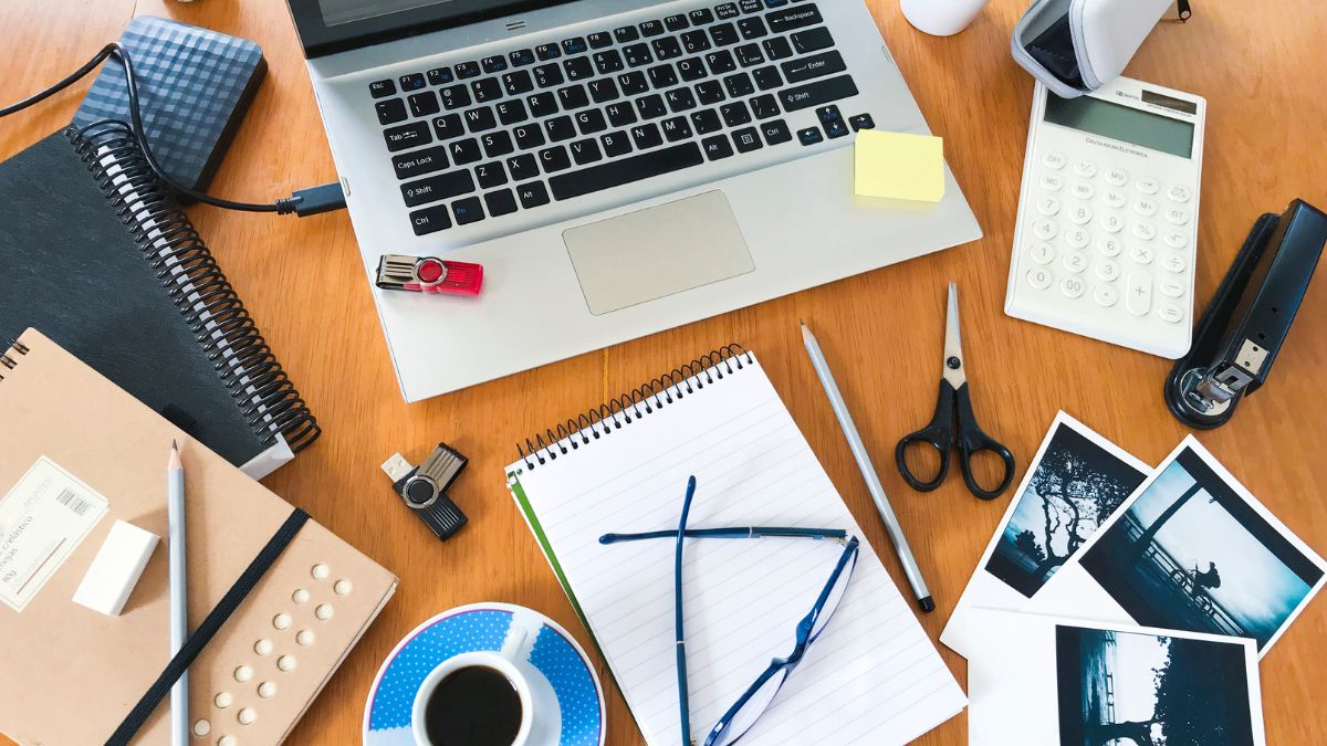 35 Habits of People Who Always Have a “Messy” House