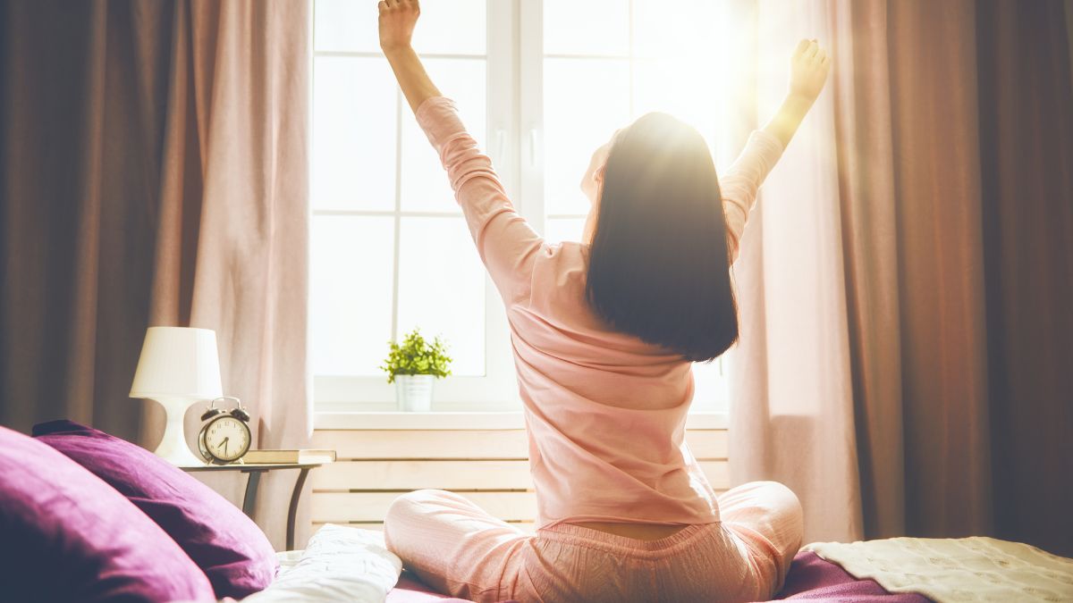 How to Train Yourself to Become a Morning Person and Make It Stick