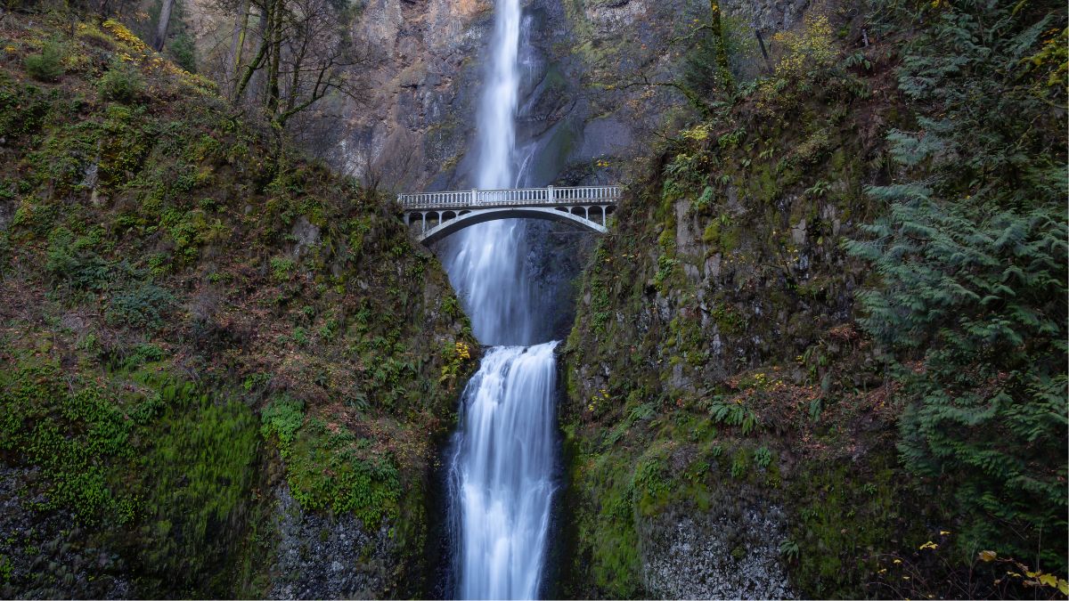 17 Gorgeous Waterfalls in the US You Can Hike to Easily