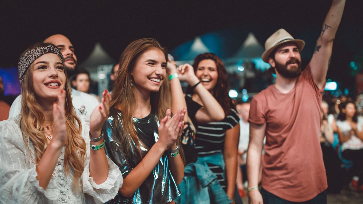 A Gen Z Employee Reported Her Colleague to the Boss Just for Asking Her to Change Her Unprofessional Profile Photo