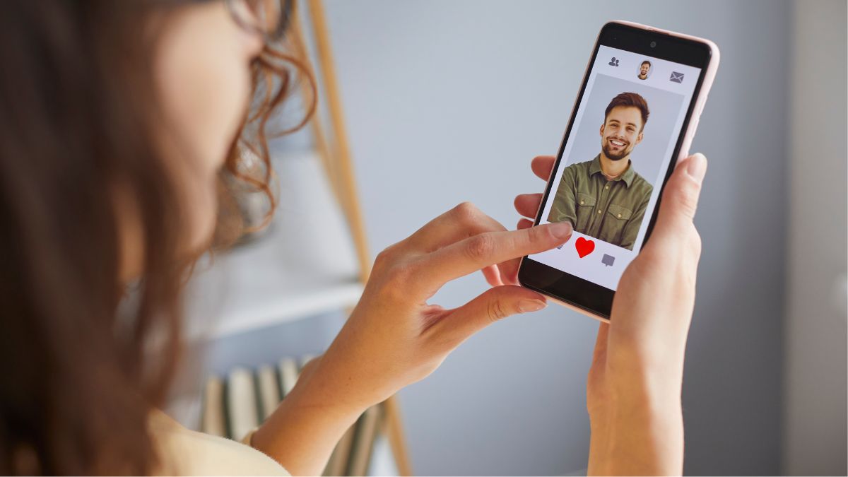 Red Flags in Online Dating Profiles That Predict Disaster