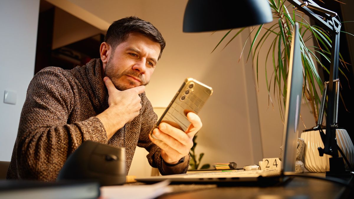 The Zodiac Signs That Overanalyze Every Single Word in a Text Message