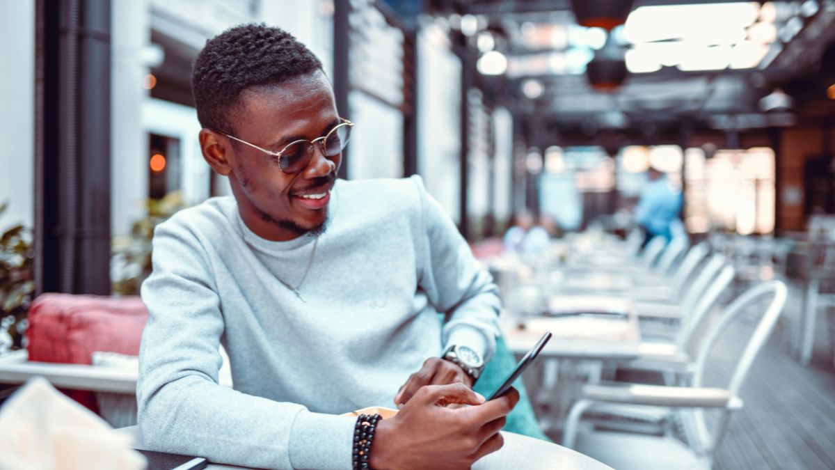 Things You Should Never Do While Using Public Wi-Fi