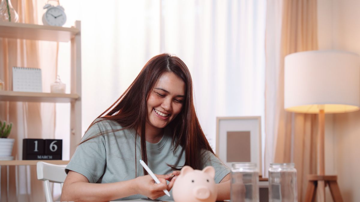 35 Habits of People Who Always Have Money in Their Savings Account