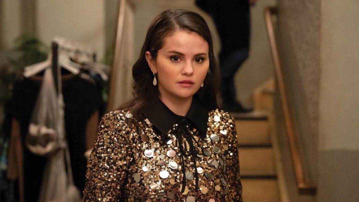 Selena Gomez’s Rare Beauty Smoky Eye Campaign Is Pure 2016 Nostalgia Done Right