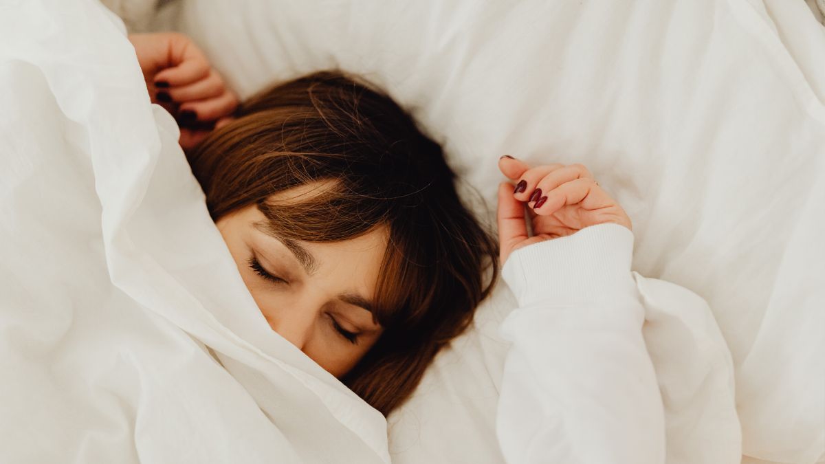 Why Your Body Suddenly Jolts Awake the Moment You Start Falling Asleep