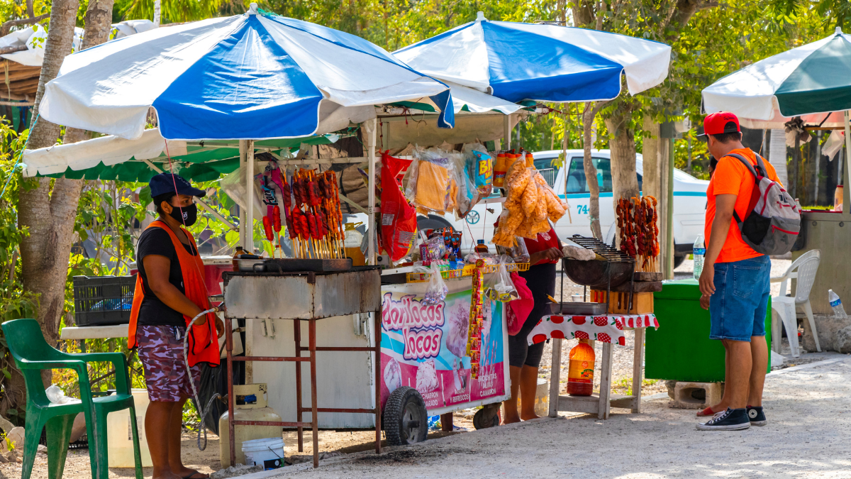 Things You Should Never Eat From a Street Vendor