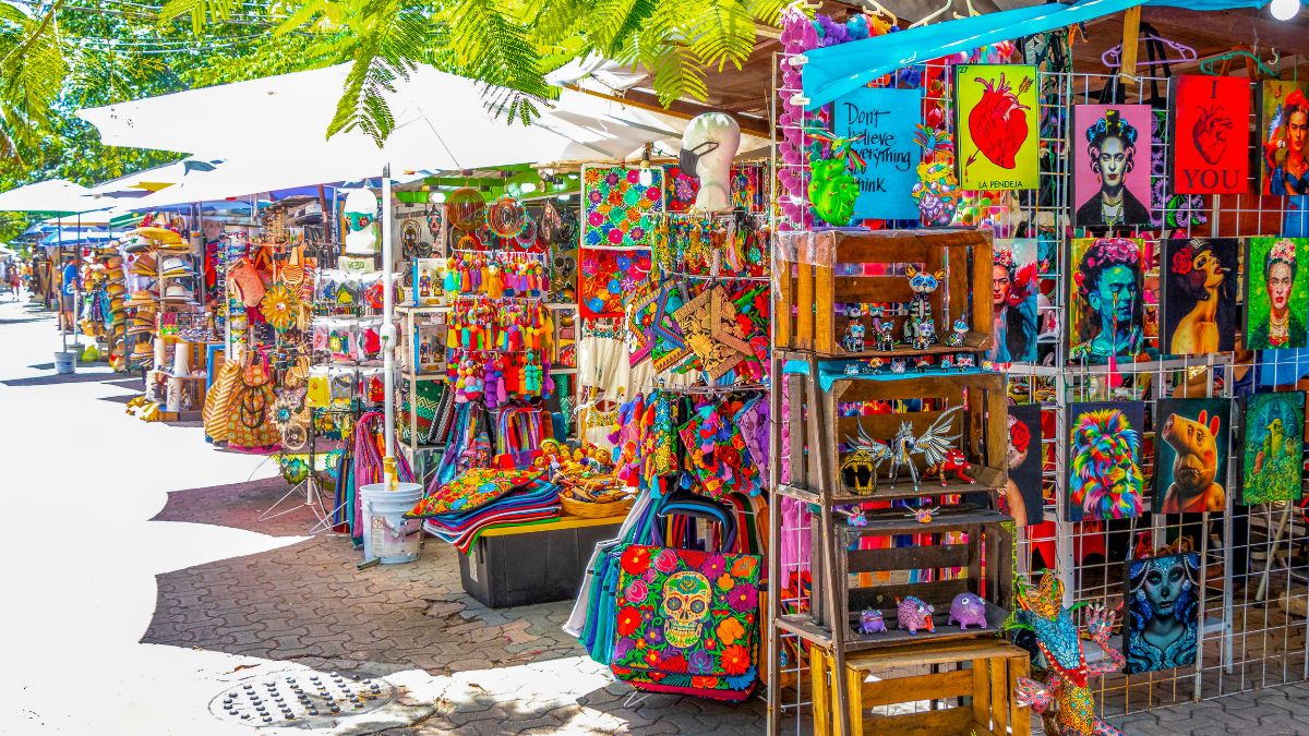 Tacky Souvenirs You Should Never Buy Because They Make Your House Look Cheap