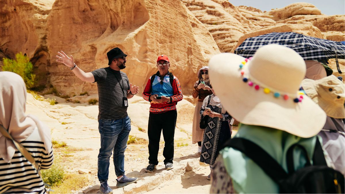 Subtle Signs Your Tour Guide Doesn’t Know What They Are Talking About