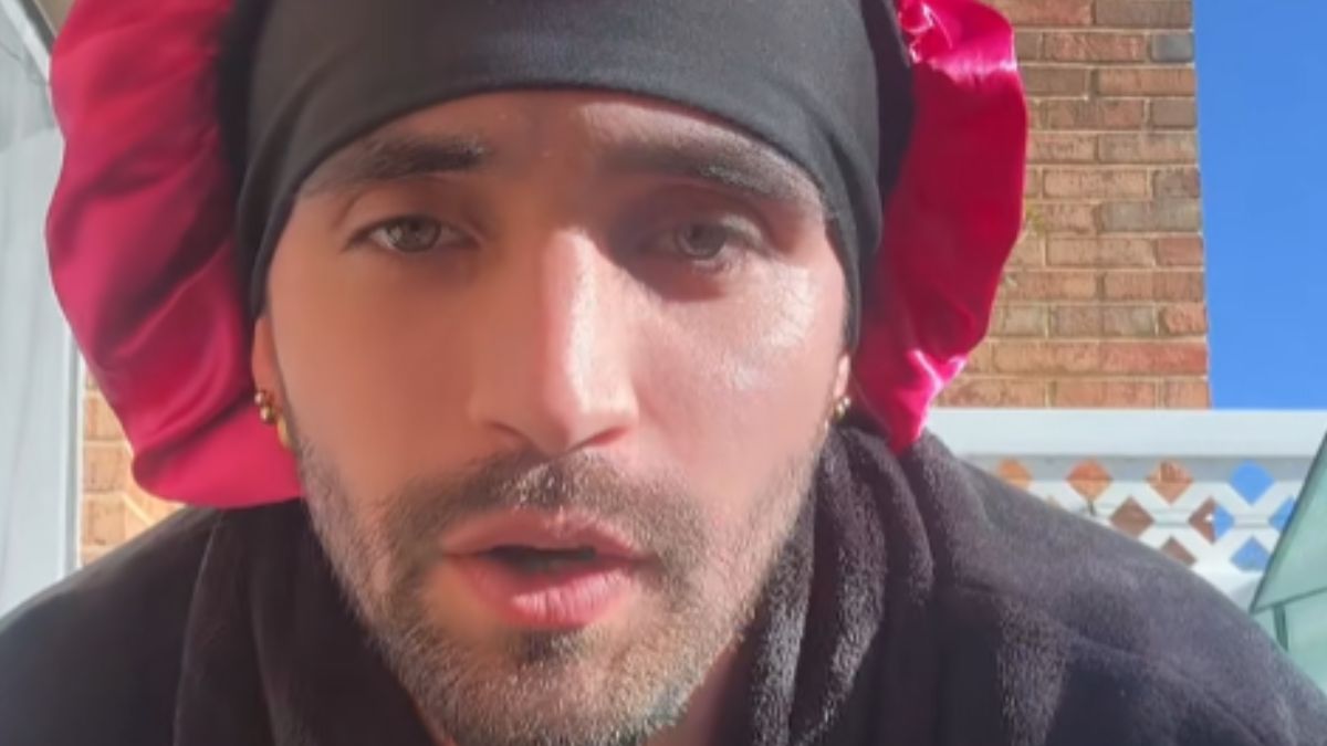 He Bought a Drink for a Rude Stranger at a Bar to “Teach Him a Lesson” and People Are Fully on His Side