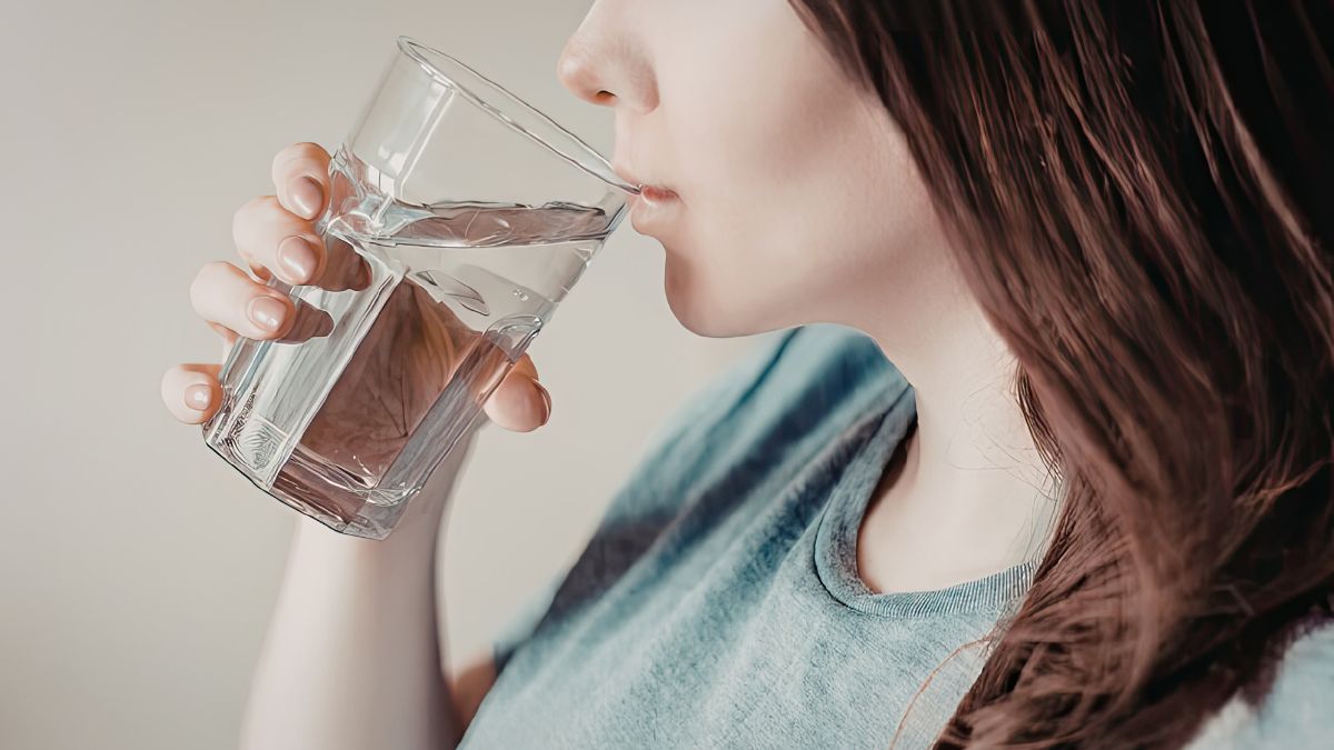 Bizarre Water-Drinking Tricks That Hydration Experts Keep Private