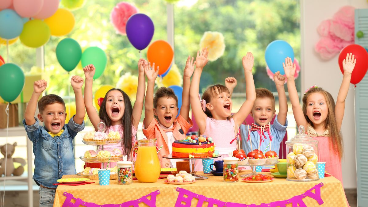Mom Confused by Low Turnout at Her Daughter’s Birthday Party Got Answers From Reddit