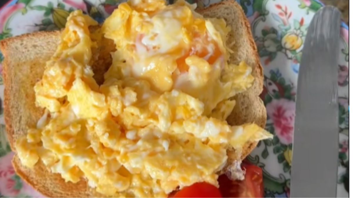 TikTok Users Discover a New Way to Cook Eggs: “This Is a Game Changer”