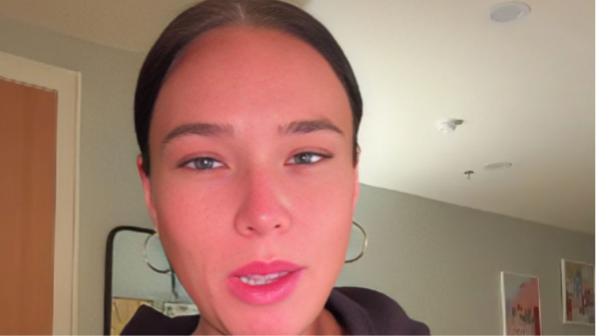 A Flight Attendant With 11 Years of Experience Shared the Travel Tips Most Passengers Overlook