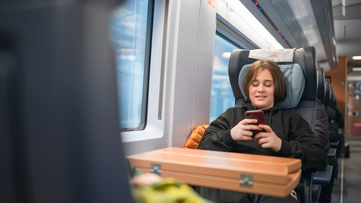 The Supernanny Explains Why Social Media Should Be Restricted For Anyone Under Sixteen Years Old