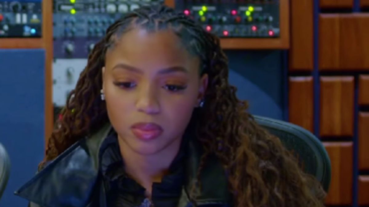 Chloe Bailey’s Gold-Chained Corset Gown Is The Ultimate High-Voltage Glam Moment