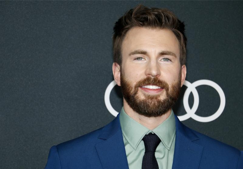 Chris Evans’ Navy Double-Breasted Tuxedo Is the Definition of Timeless Red Carpet Tailoring