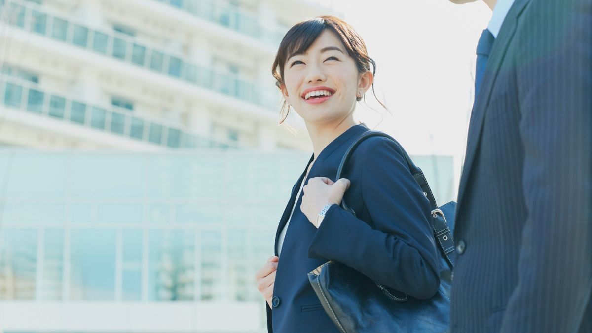 These Are the Zodiac Signs That Truly Run on Compliments