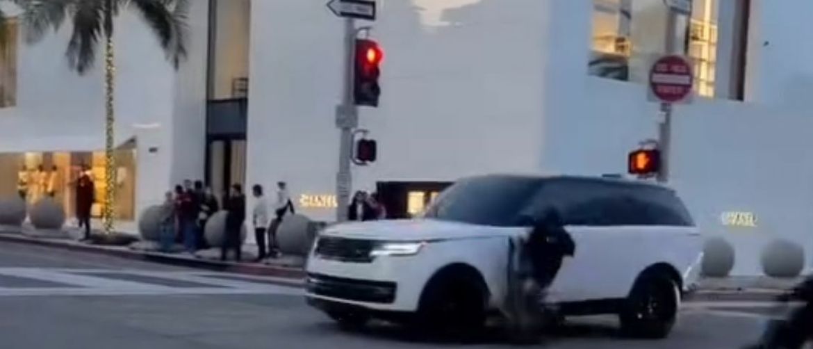 Motorcyclists Ran a Red Light Like Headless Flies and the Camera Captured the Dramatic Aftermath.