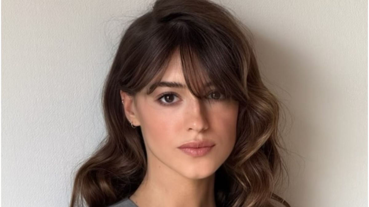 Daisy Edgar-Jones’s Floor-Length Leather Trench Is the Burberry Look of the Season