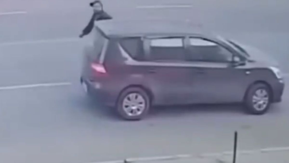 We’ve Seen All Kinds of Drivers but This Footage Is Pure Absurdity