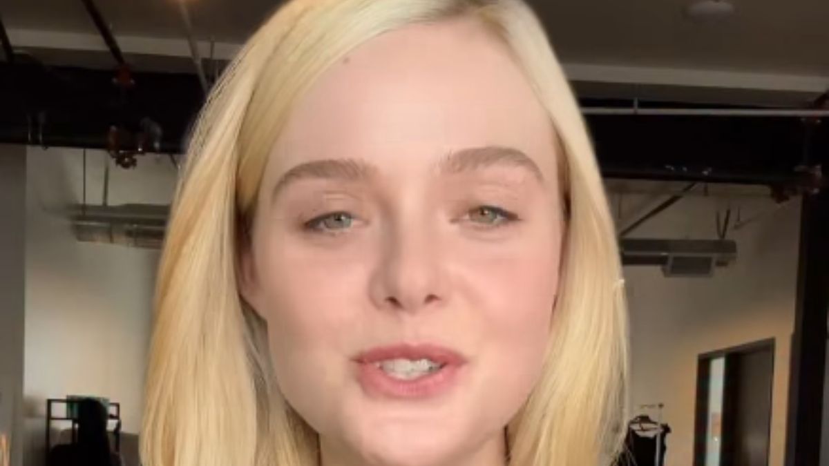 Elle Fanning And McKenna Grace’s Old-School Glam Looks Are the Perfect Playfully Daring Throwback to Try