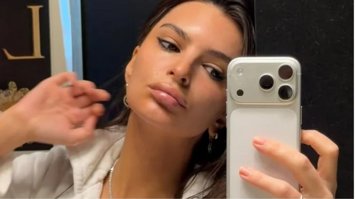 Emily Ratajkowski’s $130,000 Diamond Look Turns a Bathrobe Into a Style Statement