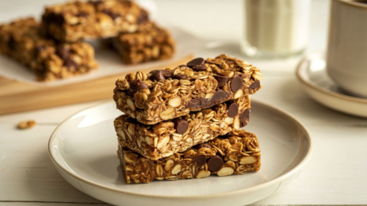 Holistic Nutritionist Reveals Four Foods That Spike Stress Hormone and Hinder Weight Loss