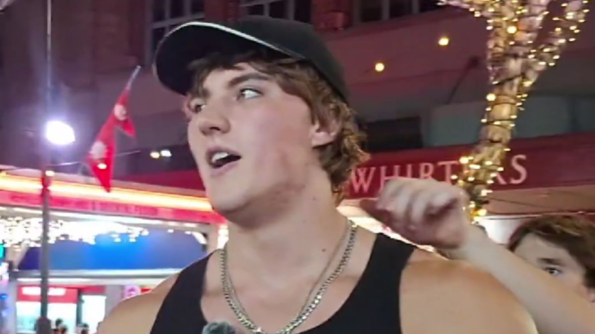 A Popular Influencer Gets Exposed During Live Stream After His Hat Is Stolen